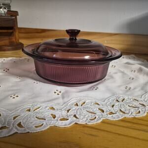 VISIONS ~ V31B ~ Ribbed Cranberry 1 QT Round Casserole Dish